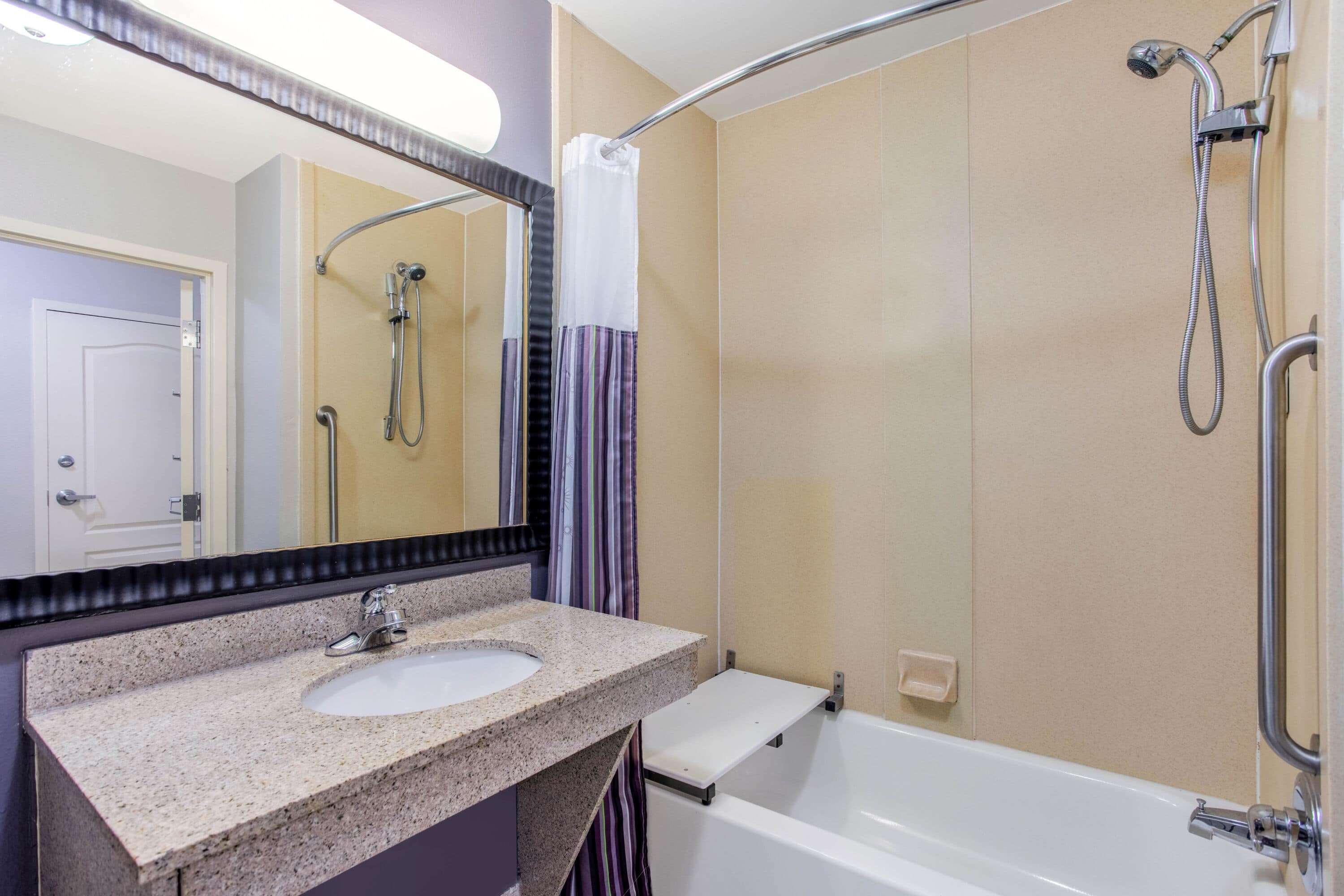 La Quinta Inn & Suites Fultondale Ngoại thất bức ảnh
