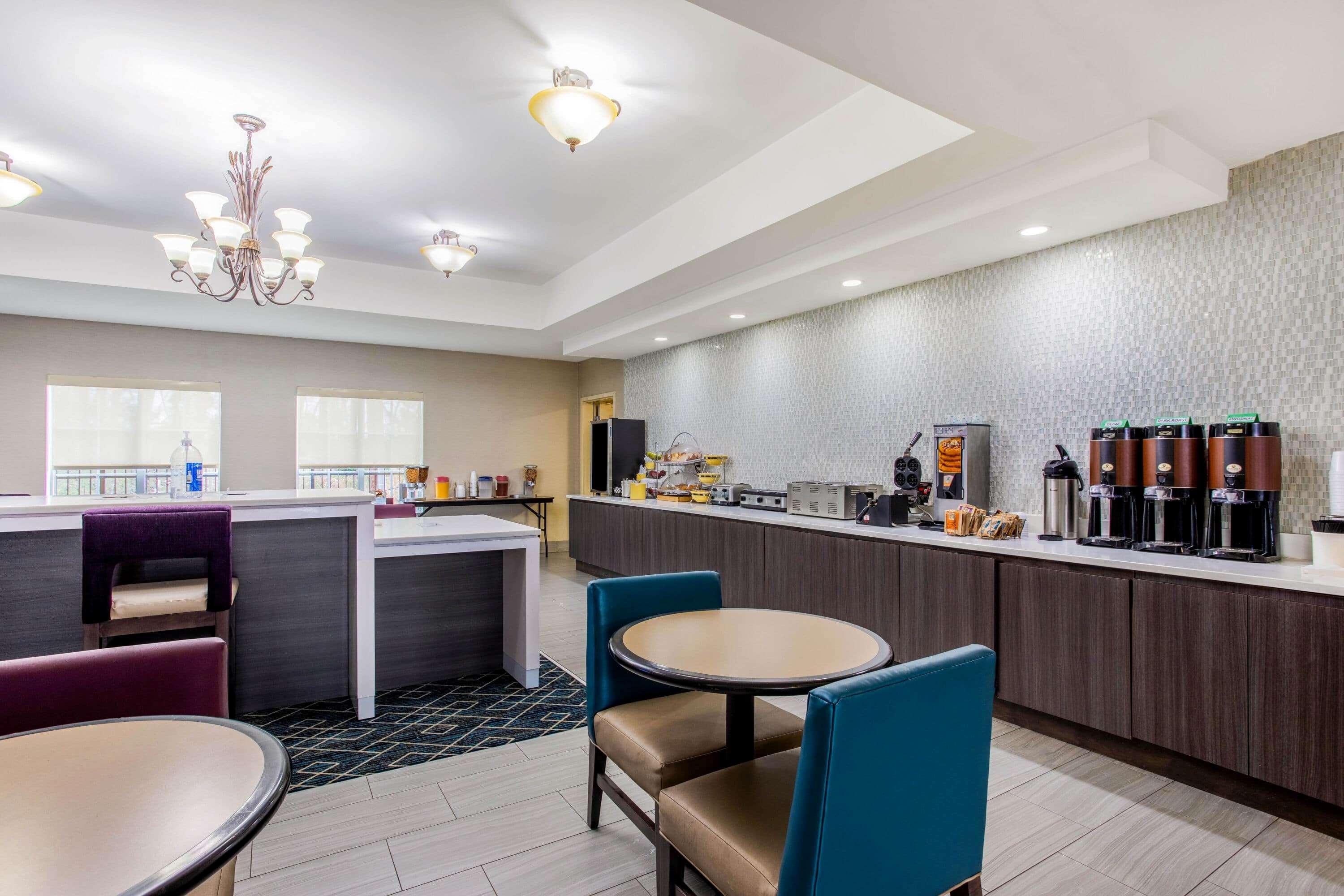 La Quinta Inn & Suites Fultondale Ngoại thất bức ảnh