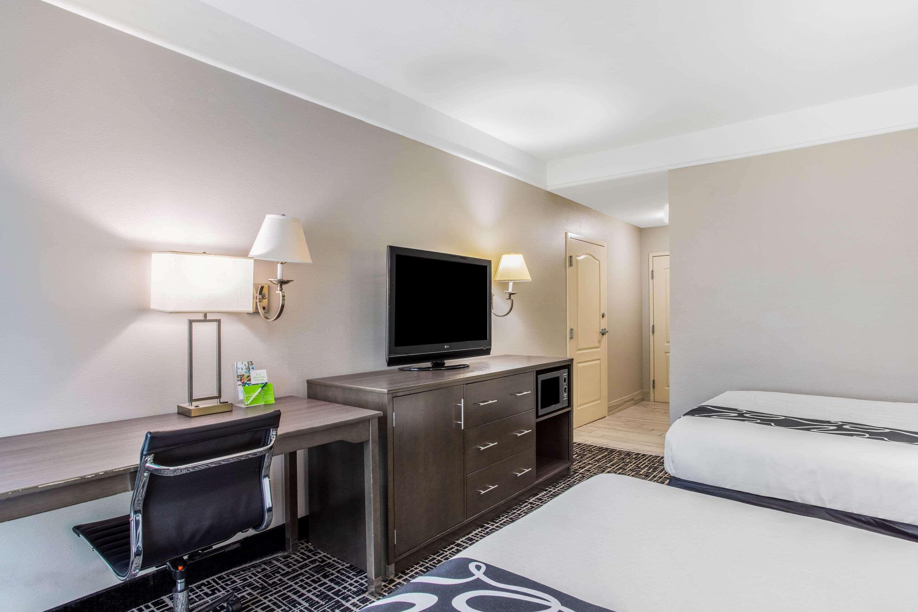 La Quinta Inn & Suites Fultondale Ngoại thất bức ảnh