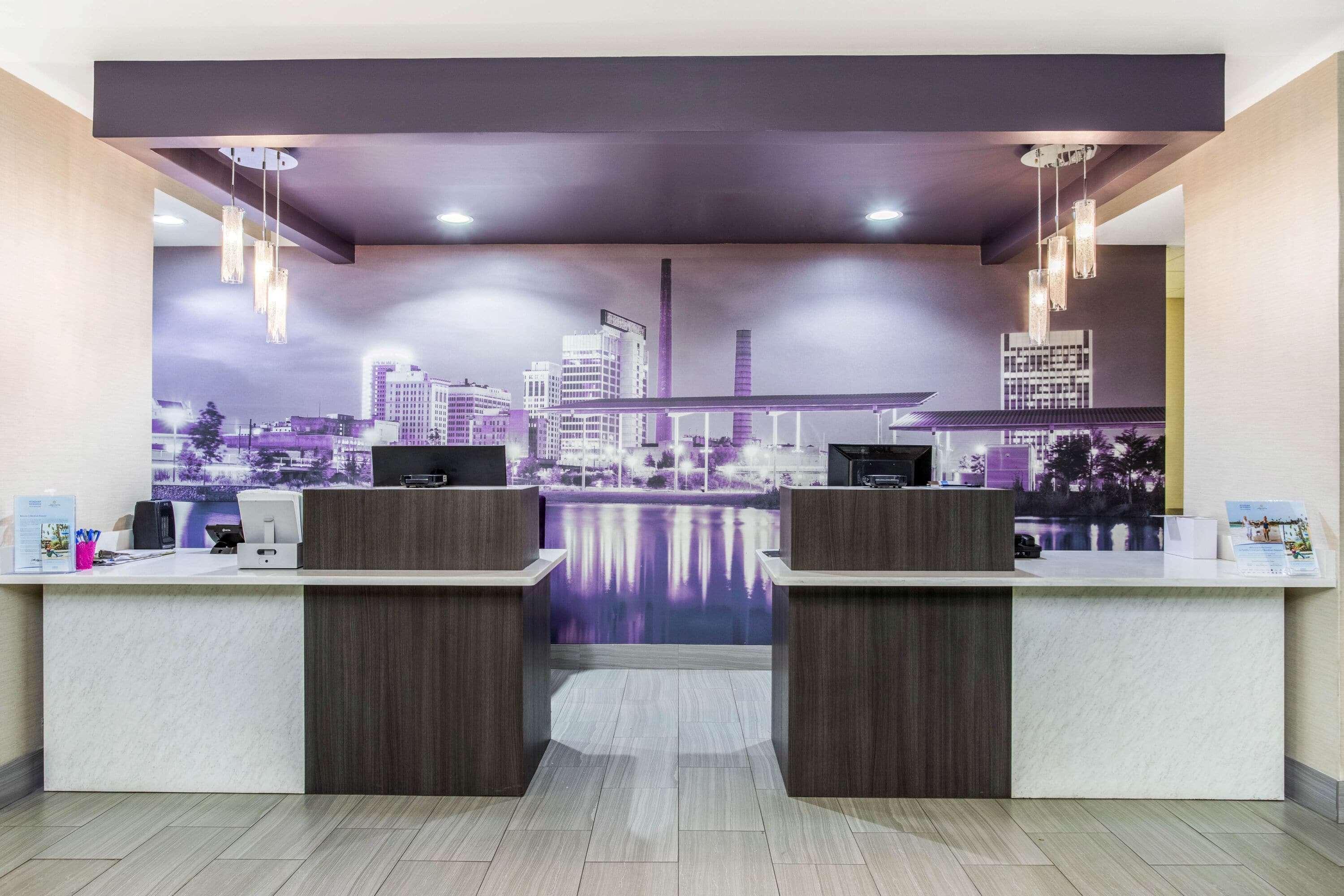 La Quinta Inn & Suites Fultondale Ngoại thất bức ảnh